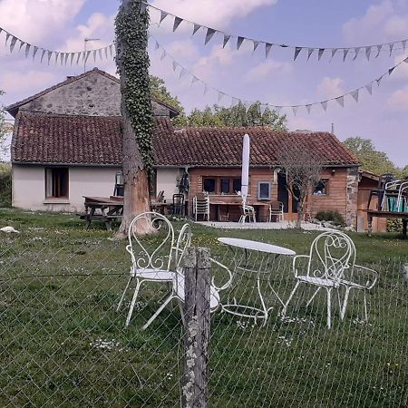 Chez Gondat Chambre D'Hotes Saint-Martial-sur-Isop Eksteriør billede