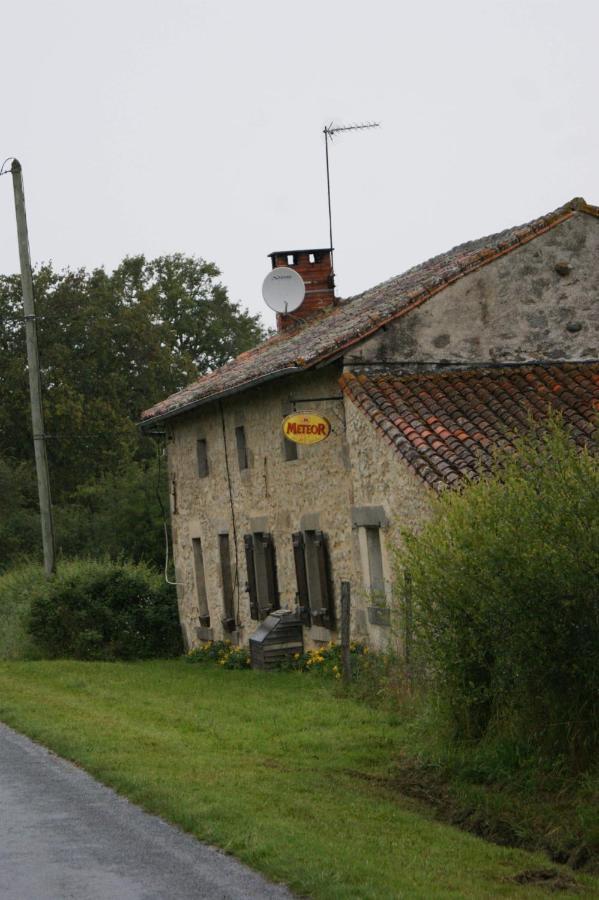 Chez Gondat Chambre D'Hotes Saint-Martial-sur-Isop Eksteriør billede